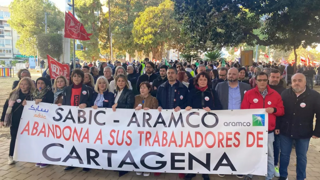 Cabecera de la manifestaci&oacute;n protagonizada por los empleados de Sabic en Cartagena.