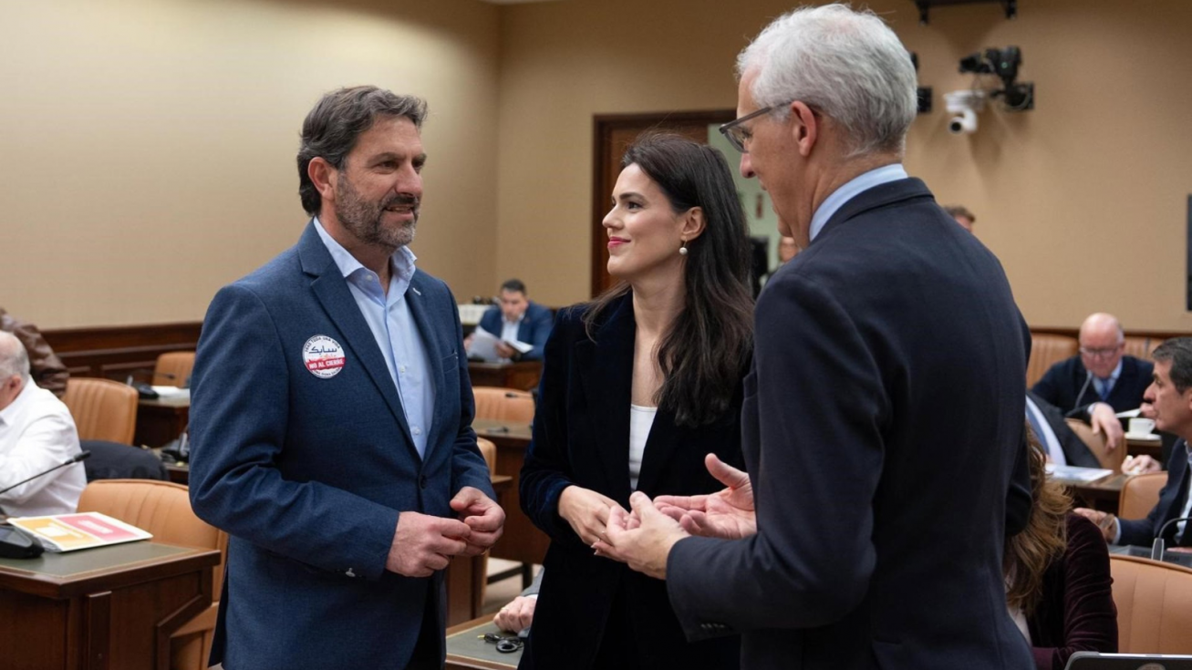Juan Luis Pedreño, Miriam Guardiola y Francisco Conde , portavoz del PP en la Comisión de Industria. Juan Luis Pedreño, Miriam Guardiola y Francisco Conde , portavoz del PP en la Comisión de Industria.