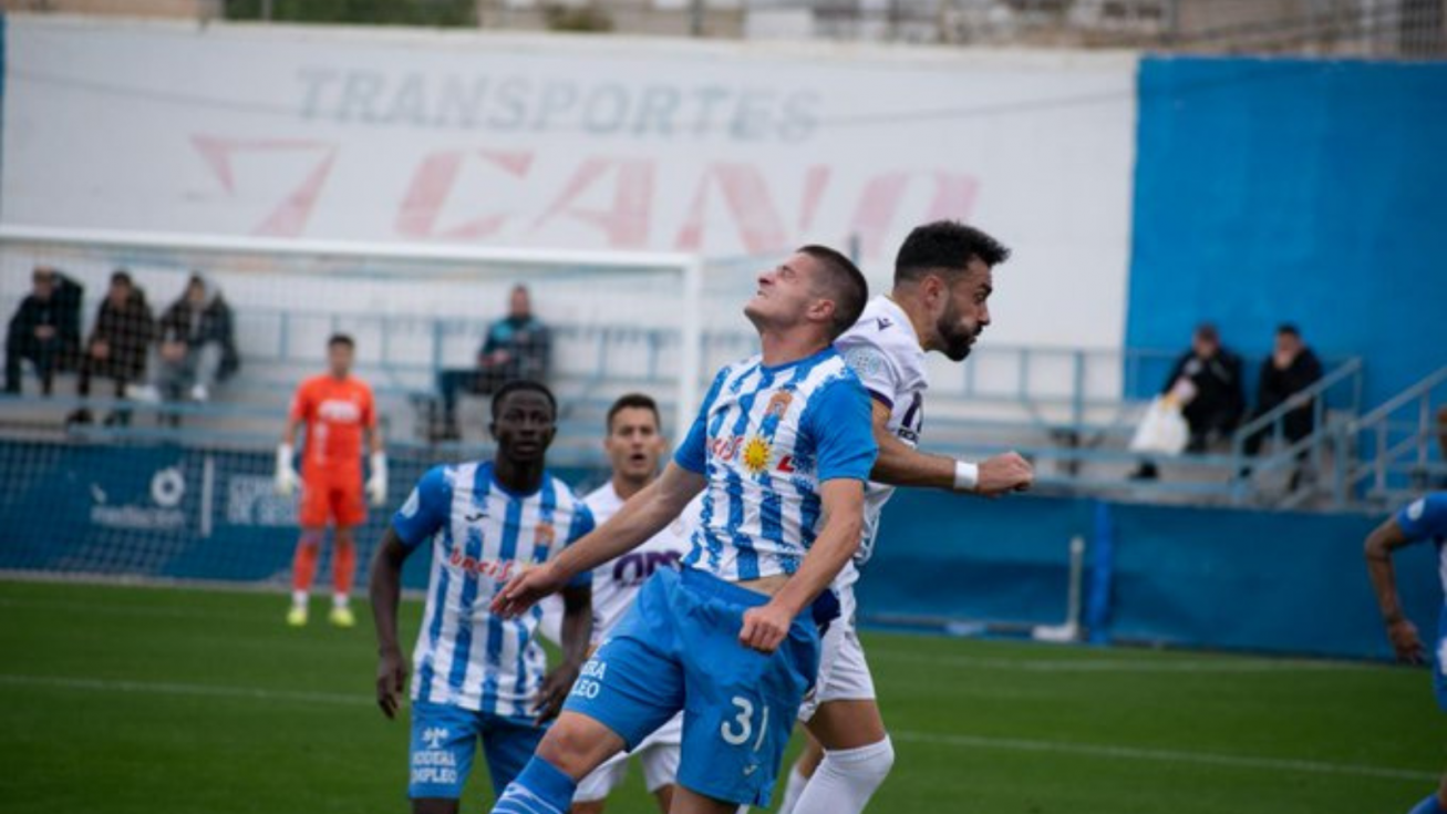 El Águilas se enfrenta al Real Jaén en La Victoria. El Águilas se enfrenta al Real Jaén en La Victoria.