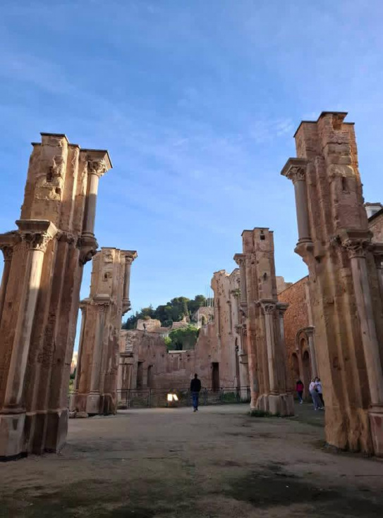 Catedral de Cartagena, abandonada y en ruinas desde la Guerra Civil, es el mayor ejemplo de agravio institucional (obispado, Comunidad Aut&oacute;noma y Gobierno local) contra el patrimonio cultural de Cartagena