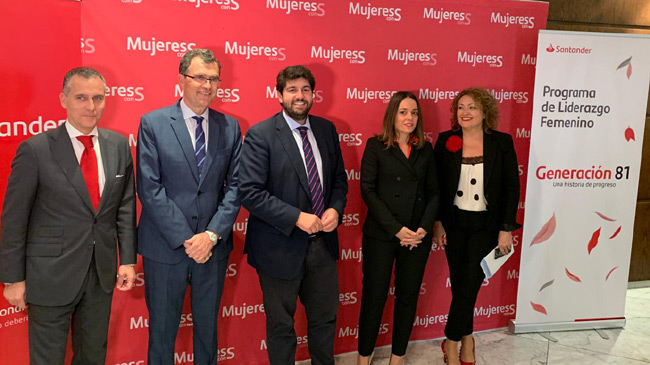 Momento de la inauguraci&oacute;n de Mujeres con S