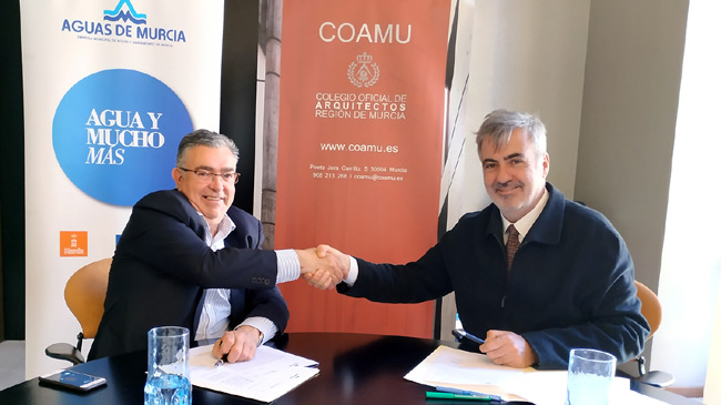 Jos&eacute; Albaladejo, director general de Aguas de Murcia, y Rafael Pardo, decano de los arquitectos