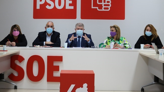 Jos&eacute; V&eacute;lez, en la reuni&oacute;n de la Comisi&oacute;n Ejecutiva Regional del PSOE
