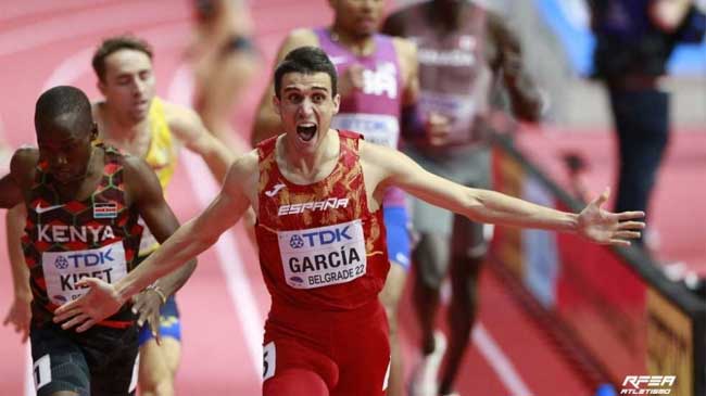 Mariano Garc&iacute;a, a su llegada a meta