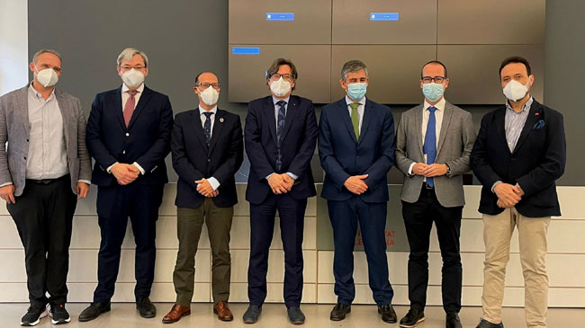 Javier Martínez (segundo dcha.), se reunió hoy con miembros del Centro Criptológico Nacional Javier Martínez (segundo dcha.), se reunió hoy con miembros del Centro Criptológico Nacional