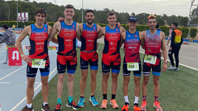 Club Triatl&oacute;n Unidata masculino