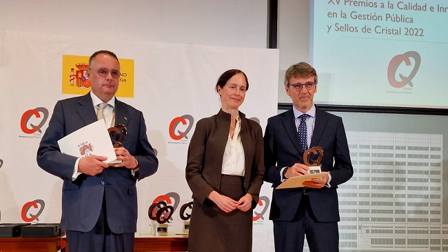 El consejero de Hacienda, Luis Alberto Marín, recoge el premio Sello de Cristal El consejero de Hacienda, Luis Alberto Marín, recoge el premio Sello de Cristal