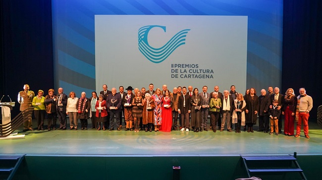 Foto de familia de los galardonados