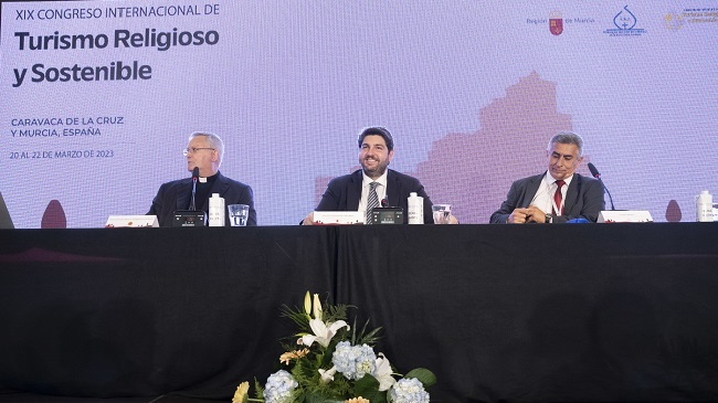 L&oacute;pez Miras inaugura el XIX Congreso Internacional de Turismo Religioso y Sostenible
