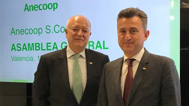 Joan Mir y Alejandro Monz&oacute;n, director general y vicepresidente de Anecoop