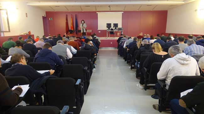 Alumnos del SEF realizando una de las pruebas Alumnos del SEF realizando una de las pruebas