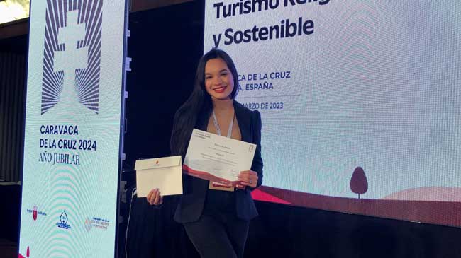 Madeleine Sánchez tras recoger su premio Madeleine Sánchez tras recoger su premio