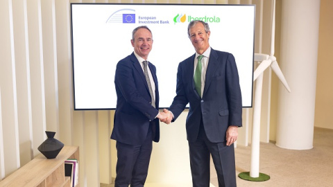 Jean-Christophe Laloux, del BEI, y Jos&eacute; Sainz, de Iberdrola