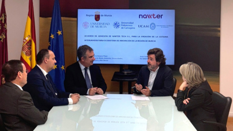 Jos&eacute; Luis Munuera, director de EMURI, y Jes&uacute;s Ju&aacute;rez, presidente de Nawter, en la firma del acuerdo