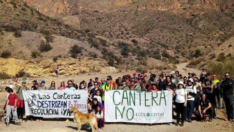 Concentración en defensa de la Sierra de Orihuela en 2021 (imagen: Ecologistas en Acción) Concentración en defensa de la Sierra de Orihuela en 2021 (imagen: Ecologistas en Acción)