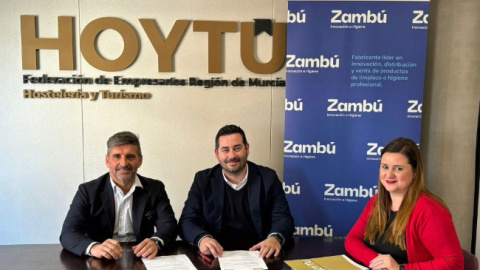 Javier Fernández, director de Desarrollo de Negocio de Zambú, y Jesús Jiménez, presidente de HoyTú, en la firma del convenio Javier Fernández, director de Desarrollo de Negocio de Zambú, y Jesús Jiménez, presidente de HoyTú, en la firma del convenio