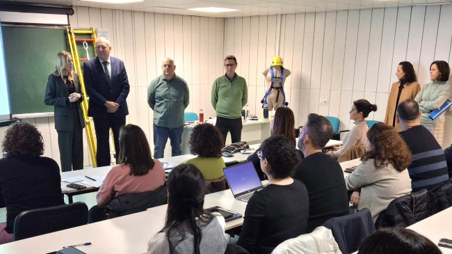 La consejera de Empresa, Empleo y Econom&iacute;a Social, Marisa L&oacute;pez Arag&oacute;n, durante la inauguraci&oacute;n de un curso del Plan de Formaci&oacute;n 2025 del Instituto de Salud y Seguridad Laboral (ISSL).