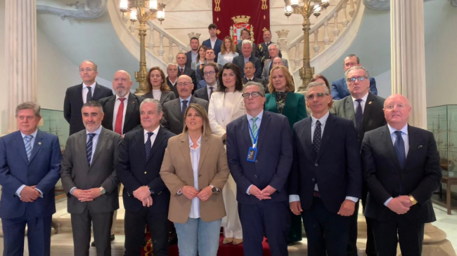 La alcaldesa de Cartagena, Noelia Arroyo, recibe a los participantes en las I Jornadas MurciaEconomía-Defensa. La alcaldesa de Cartagena, Noelia Arroyo, recibe a los participantes en las I Jornadas MurciaEconomía-Defensa.