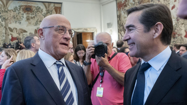 El presidente del BBVA, Carlos Torres Vila (d), y el presidente del Banco Sabadell, Josep Oliu (i) (Alberto Ortega). El presidente del BBVA, Carlos Torres Vila (d), y el presidente del Banco Sabadell, Josep Oliu (i) (Alberto Ortega).