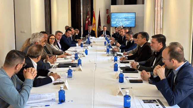 El consejero de Medio Ambiente, Universidades, Investigación y Mar Menor, Juan María Vázquez, durante la reunión en Lorca El consejero de Medio Ambiente, Universidades, Investigación y Mar Menor, Juan María Vázquez, durante la reunión en Lorca