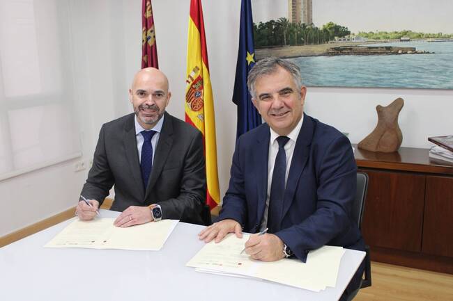 Imagen realizada durante la firma del acuerdo - Portavoz