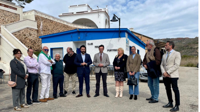 El consejero de Fomento durante su visita a la pedanía unionense de Portmán. El consejero de Fomento durante su visita a la pedanía unionense de Portmán.