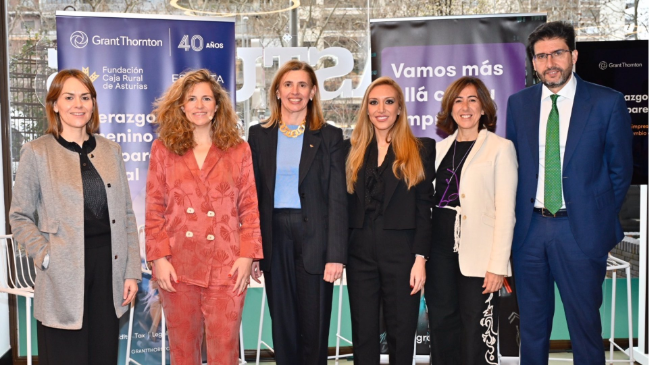 Ponentes Liderazgo femenino y transparencia salarial. Ponentes Liderazgo femenino y transparencia salarial.