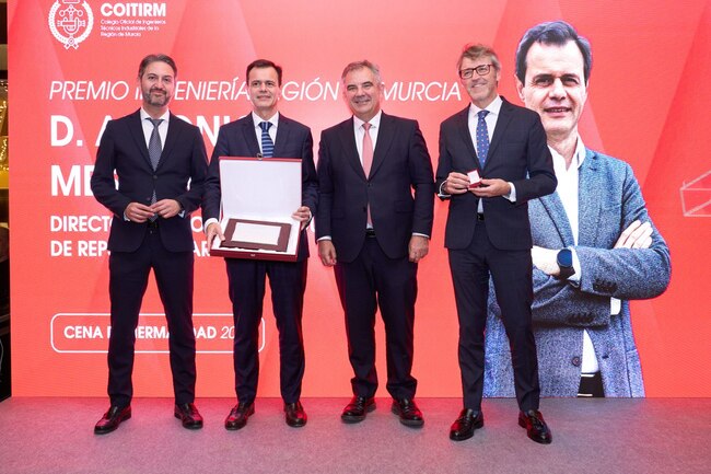 Imagen realizada durante la entrega del galardón - Fidedigno Imagen realizada durante la entrega del galardón - Fidedigno