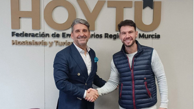 La firma de este acuerdo fue rubricada por Jesús Jiménez, presidente de la patronal, y Benito Gómez, CEO de la marca. La firma de este acuerdo fue rubricada por Jesús Jiménez, presidente de la patronal, y Benito Gómez, CEO de la marca.