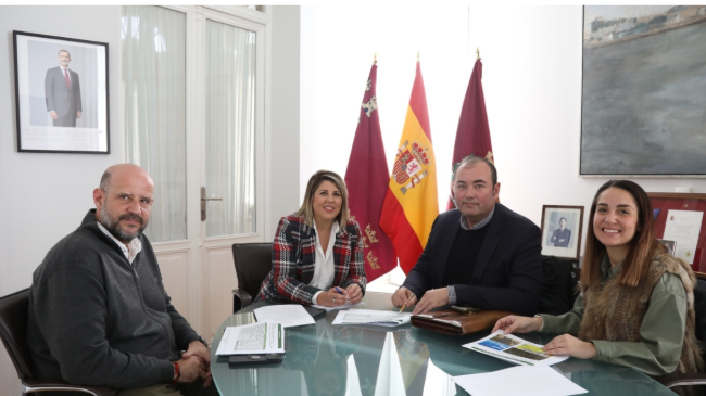 Reunión con Alejandro Mulas, de la empresa distribuidora i-DE de Iberdrola. Reunión con Alejandro Mulas, de la empresa distribuidora i-DE de Iberdrola.