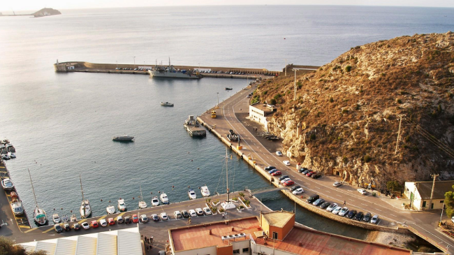Dársena Estación Naval de La Algameca. Dársena Estación Naval de La Algameca.