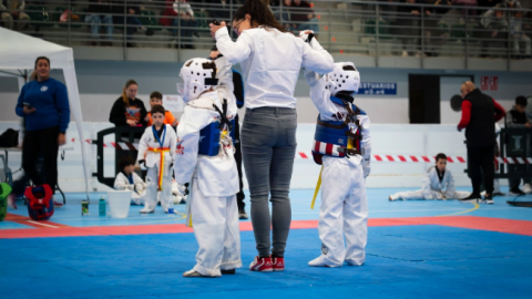 Benjamines de 5 años proclamados ganadores tras un combate el pasado sábado 8 de marzo (A. Radovan).