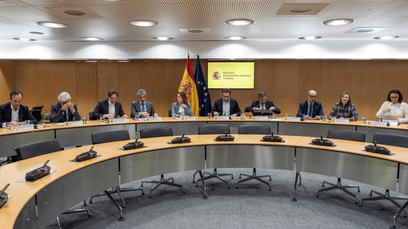 El ministro de Agricultura, Luis Planas, y el ministro de Economía, Comercio y Empresa, Carlos Cuerpo, se han reunido con las industrias de alimentación, de piensos y de fertilizantes - MINISTERIO DE ECONOMÍA El ministro de Agricultura, Luis Planas, y el ministro de Economía, Comercio y Empresa, Carlos Cuerpo, se han reunido con las industrias de alimentación, de piensos y de fertilizantes - MINISTERIO DE ECONOMÍA