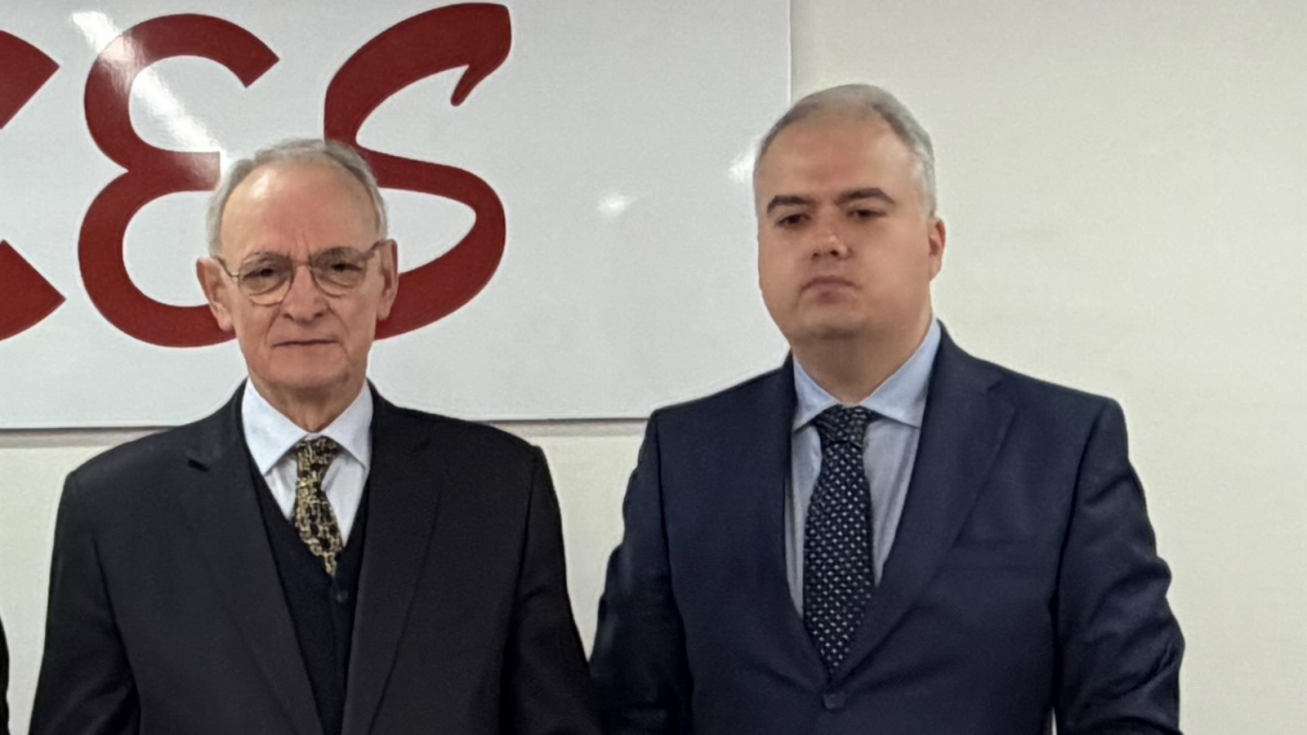 El presidente del Consejo Econ&oacute;mico y Social de Espa&ntilde;a, Ant&oacute;n Costas; y el secretario general de la Consejer&iacute;a de Pol&iacute;tica Social, Familias e Igualdad, Nicol&aacute;s Gonz&aacute;lvez.