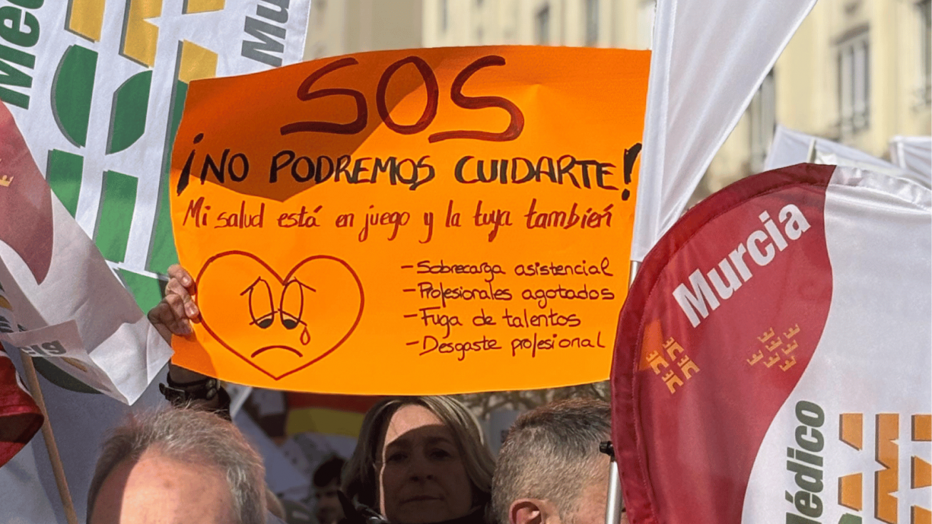Profesionales sanitarios durante una manifestaci&oacute;n - Archivo - CESM