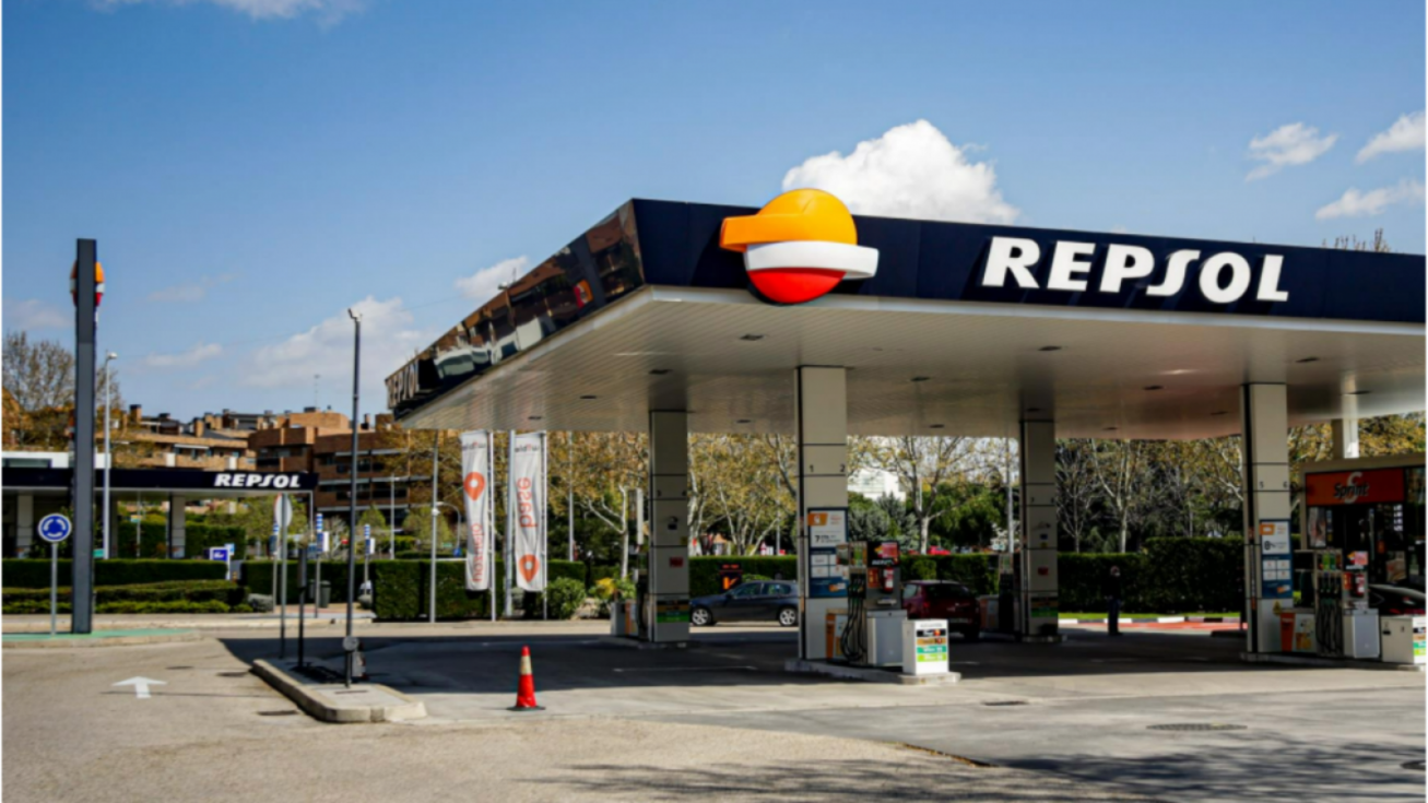 Estación de servicio. Estación de servicio.