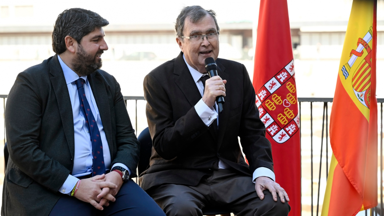 El presidente de la Regi&oacute;n de Murcia, Fernando L&oacute;pez Miras, junto al alcalde de Murcia, Jos&eacute; Ballesta.