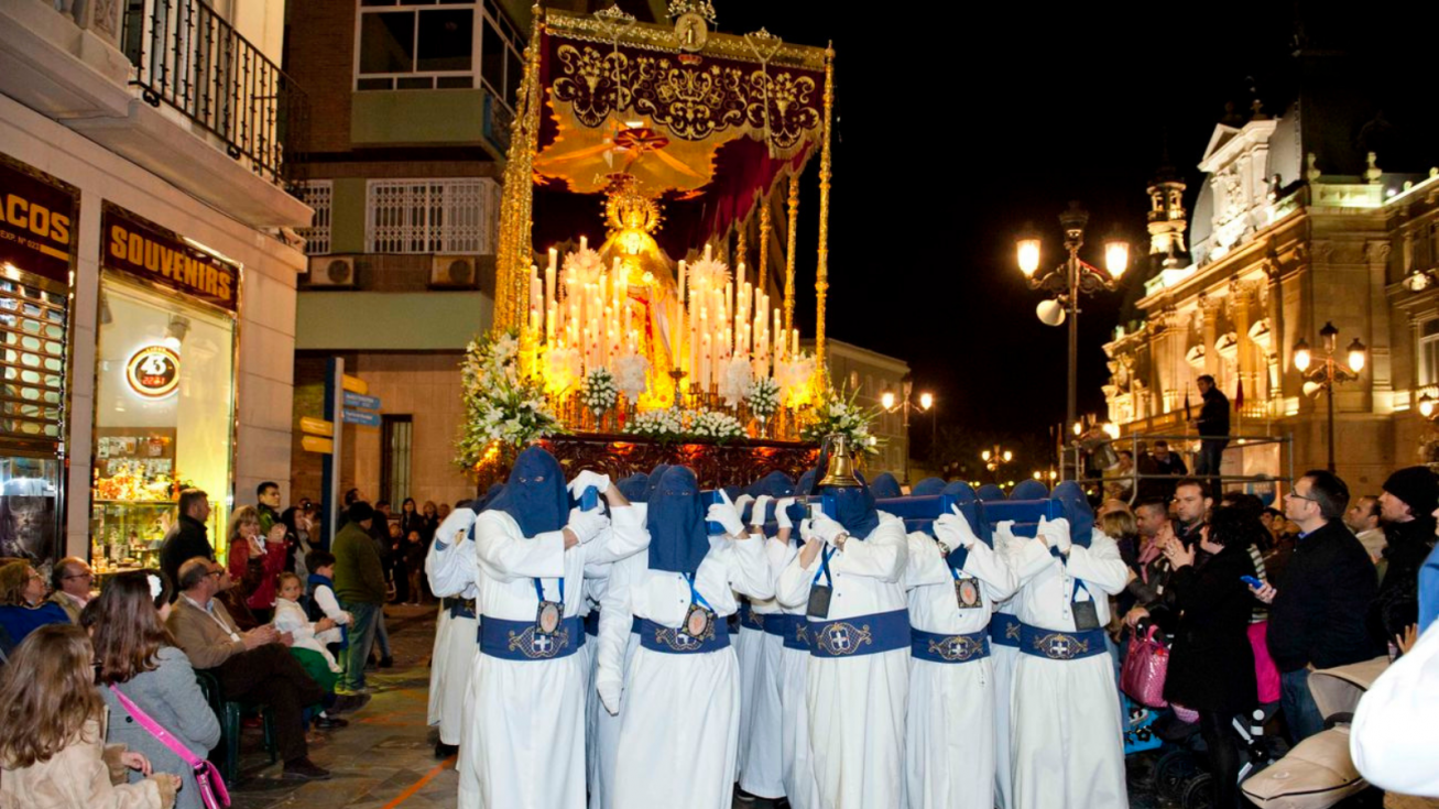 Virgen del Rosario de la Cofradía California. Virgen del Rosario de la Cofradía California.