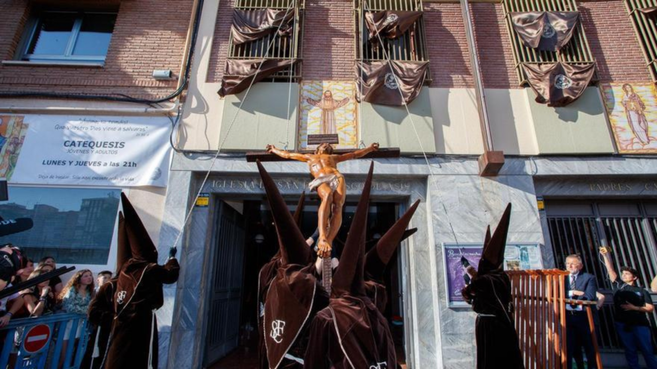 Salida del Cristo de la Fe de Murcia. Salida del Cristo de la Fe de Murcia.