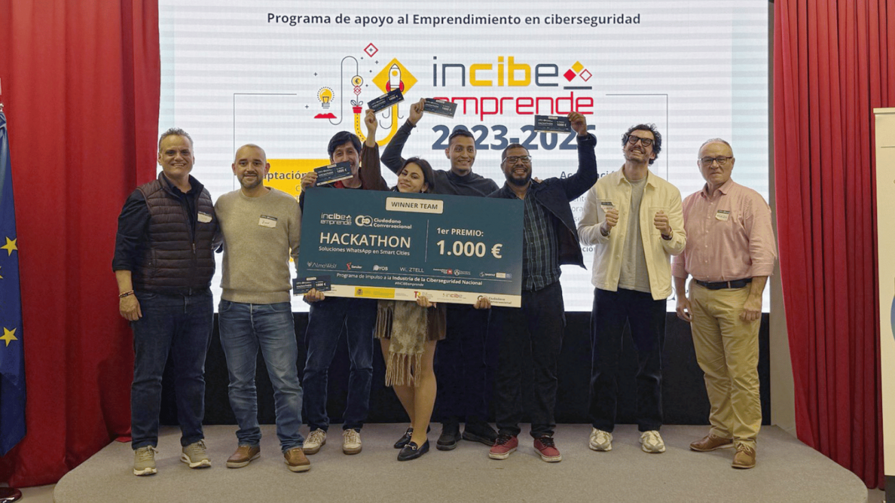Ganadores y jurados del Hackathon celebrado en Madrid Ganadores y jurados del Hackathon celebrado en Madrid