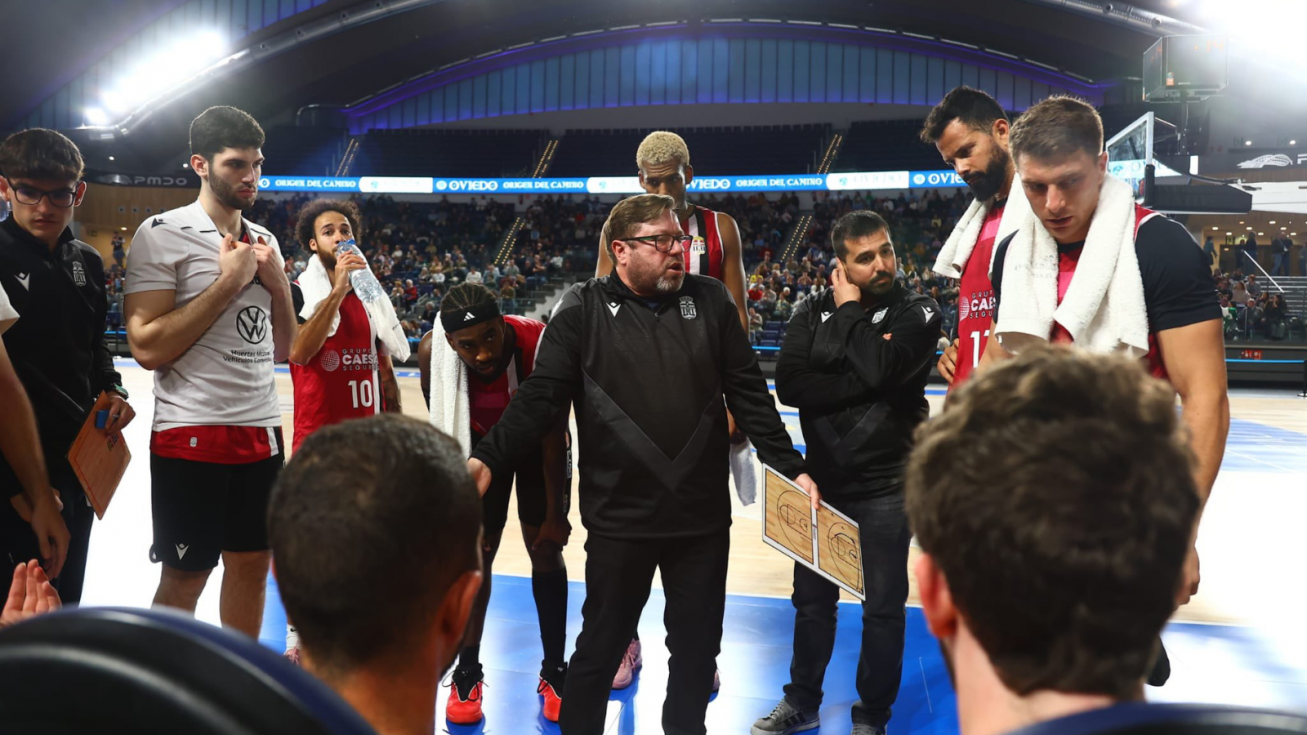 Roberto Blanco durante el encuentro ante Monbus Obradoiro. Roberto Blanco durante el encuentro ante Monbus Obradoiro.