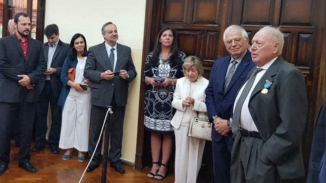 Andreu (derecha), el mes pasado junto al ministro Borrell