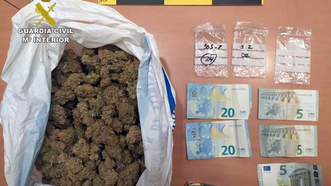 Material incautado por la Guardia Civil