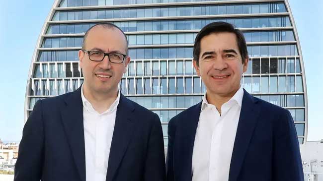 Onur Gen&ccedil; y Carlos Torres Vila, consejero delegado y presidente del BBVA