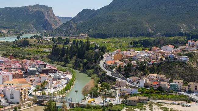 Vista panor&aacute;mica de Blanca y el r&iacute;o Segura