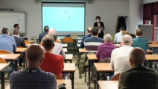 Momento de uno de los encuentros de los trabajadores de i+DE