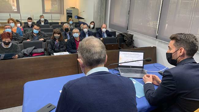 El director general de la Vivienda con representantes de las ONG