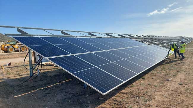 Iberdrola ha comenzado a colocar paneles solares en su planta Pe&ntilde;arrubia, entre Jumilla y Yecla