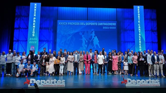 Foto de familia de los galardonados