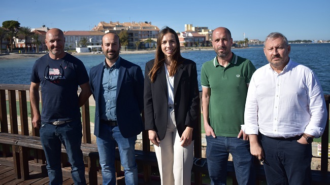 David Caro, segundo por la izquierda, con su nuevo equipo directivo